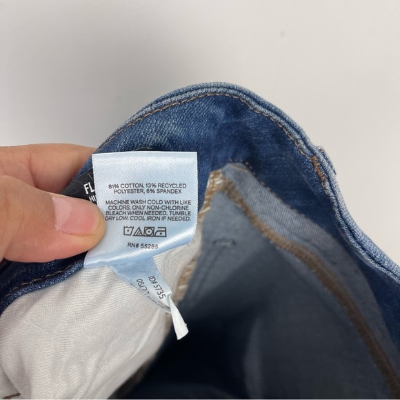 EXPRESS High Rise Flare Jeans Ultra Hyper Stretch Blue Women's Size Small 0 2 4 - Picture 9 of 9